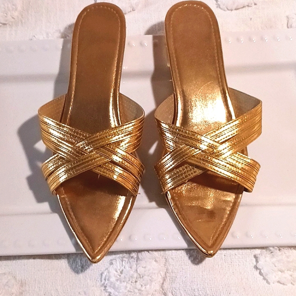 Vintage 1950s 1960s Gold Slip On Slippers
